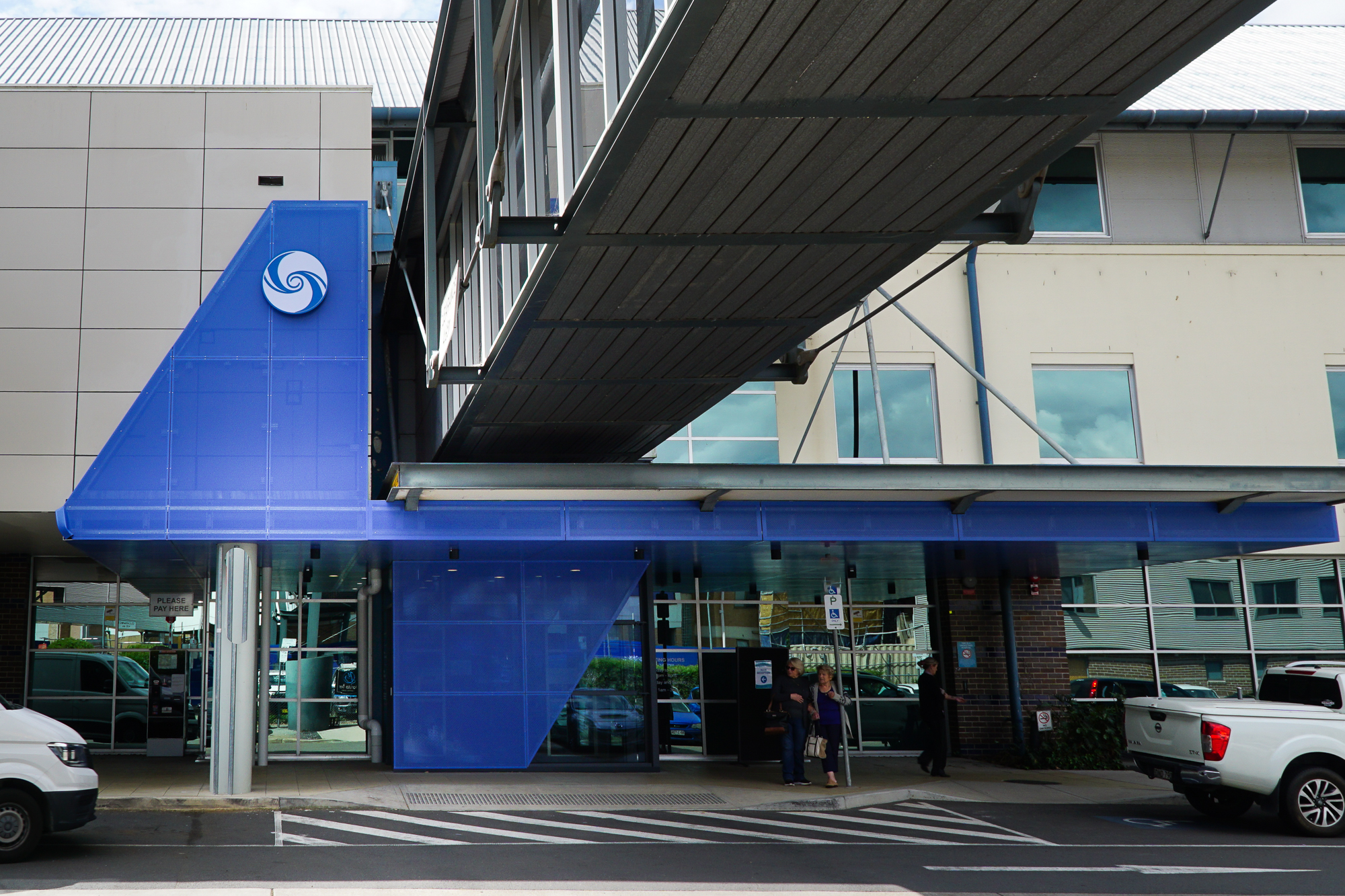 Nepean Hospital DSC05730 Arrow Metal